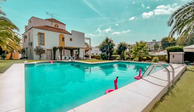 Nice Villa in Nueva Andalucia with Mountain View, Pool, Wi-Fi, A/C, Terraces & Garden