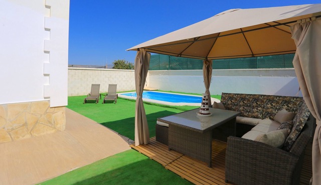 NIZA BEACH Holiday House 10PAX