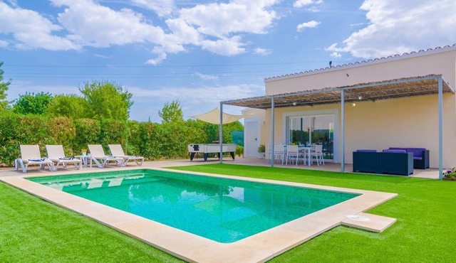 NOGUER - Wonderful villa with a beautiful exterior area including a private pool and billi