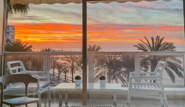 Palm Beach 2-F - A Stylish Seaside Retreat in the Heart of Marbella