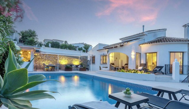 PALMERAS DEL MAR Villa by Abahana Villas