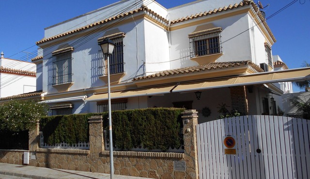 Penthouse Sleeps 4 with Private Garden
