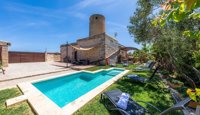 Pet-Friendly Vacation Home Moli Den Barret with Mountain View, Pool & Wi-Fi