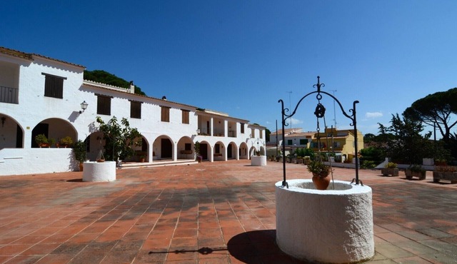 PLAÇA DELS POUS SUR