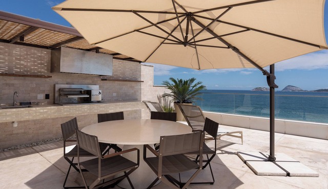 Poolfront with Ocean View in Rio de Janeiro