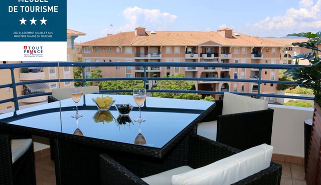 Port-Fréjus, LE PALADIEN, 2-room air-conditioned apartment, terrace & parking space in Fréjus