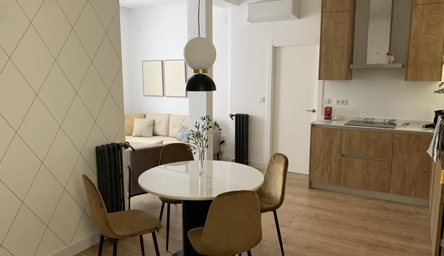 Prado Museum Apartment in Retiro Park, Madrid