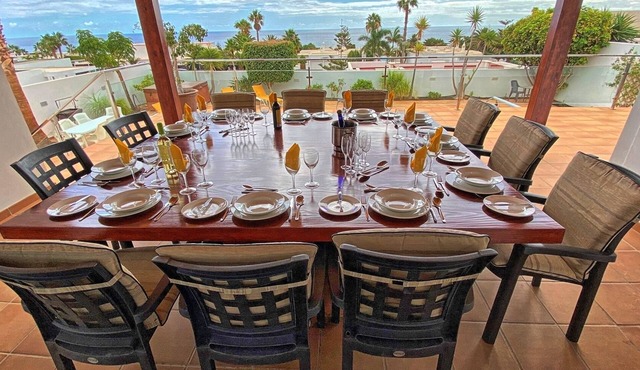 Prestigious 7 Bed Villa ,WIFI, A/C, H.Tub, P.Table, Snooker,T .Tennis, Tfootball