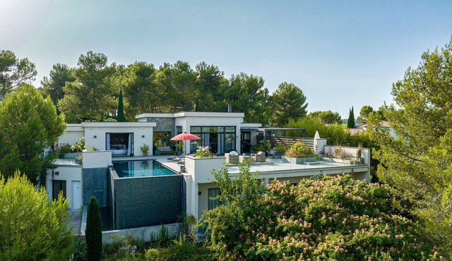 Prestigious Villa 2 pools + SPA sea view Montpellier 8 bdrms 17 persons in Saint-Gély-du-Fesc