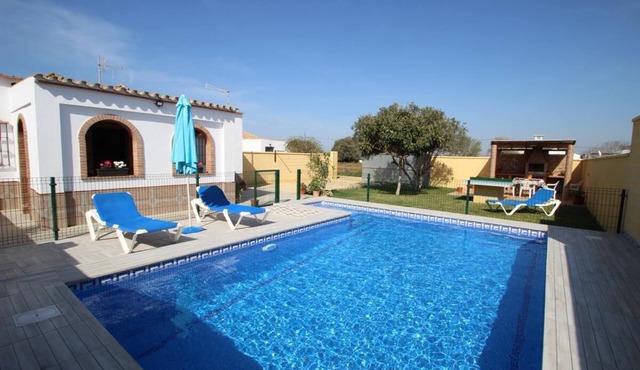 private Pool, nice porch with sunloungers, quiet area - Casa Melli -