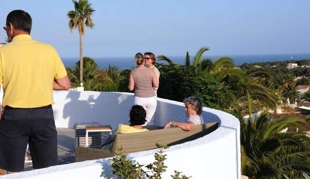PRIVATE SEAVIEW VILLA - ALLDAY SUN - FULL AIRCO - WIFI - PRIVACY - HEATED POOL