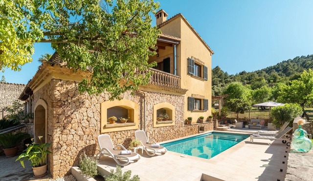 Private Villa with A/C, WIFI, private pool, TV, patio, pets allowed, panoramic view, parking