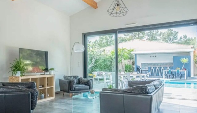 Quiet villa in the Provençal pine forest in Ceyreste