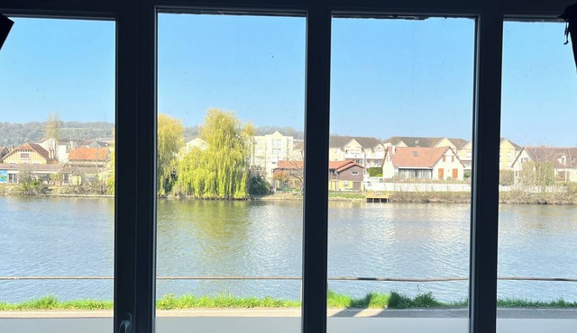 REFLETS DE L'YONNE, independent bed and breakfast on the banks of the Yonne in Sens in Sens