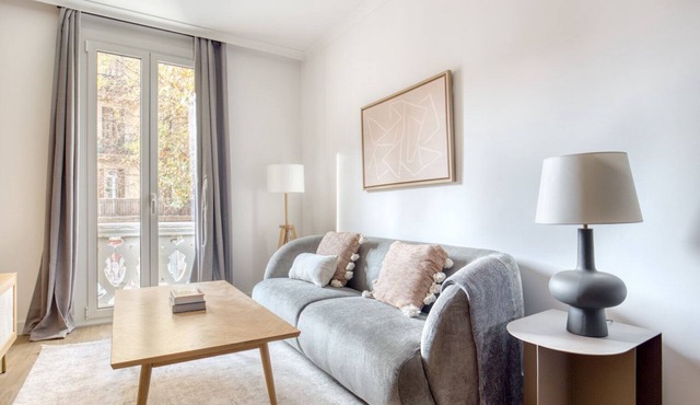 Renovated Sagrada Familia 1BR w/Roof Access, by Blueground