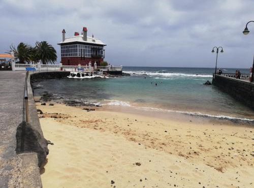 Respira el mar desde tu terraza y siéntete en paz.
