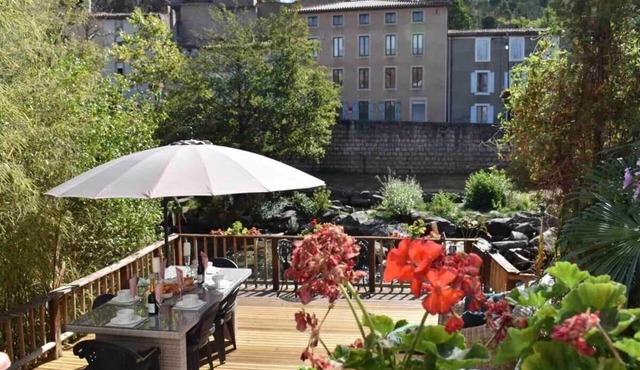 Riverside 4 bed house full of character and charm in Quillan