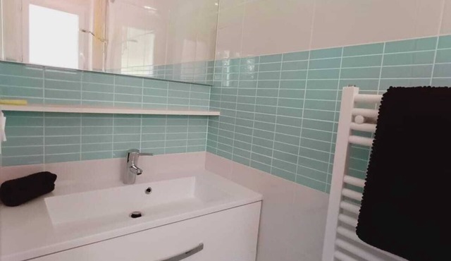 ROOM FOR RENT NEAR GRENOBLE STREETCAR E in Fontanil-Cornillon