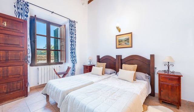 Room 'Habitación 4' with Mountain View, Shared Pool and Wi-Fi