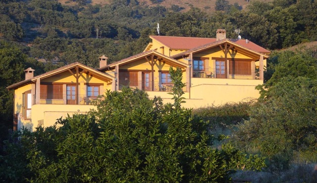 Rural Holiday Home in Casas Del Monte in Casas del Monte