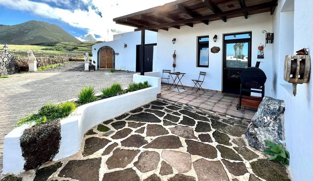 Rural House with terrace,barbecue and view