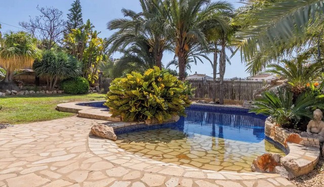 Rustic villa on walking distance from the sea