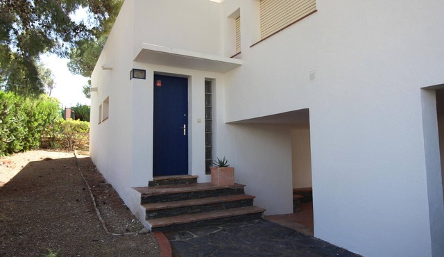 Seaside Villa with Garden, Solarium, and WiFi - 100m from La Farella Beach