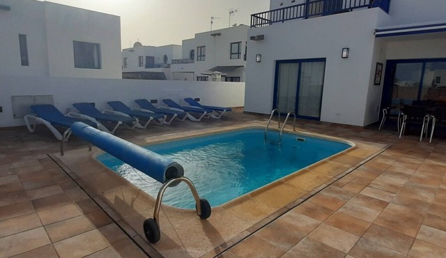 Semi-detached Villa, 3 bedrooms, 2 bathrooms, private pool, WiFi, A/C, parking