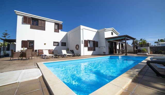 Sensational Playa Blanca Villa | 3 Bedrooms | Villa Myoga | Spacious