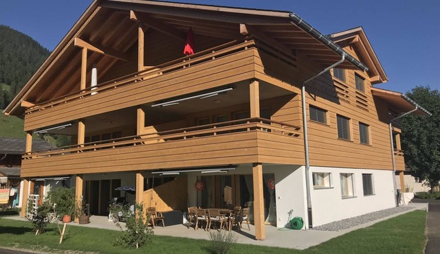 Simmeklang - EG links Appartement/Fewo, Dusche und Bad, WC, 2 Schlafräume by Interhome in Lenk