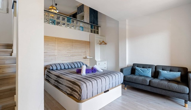 Space Ideal couples with pool 4km golf club