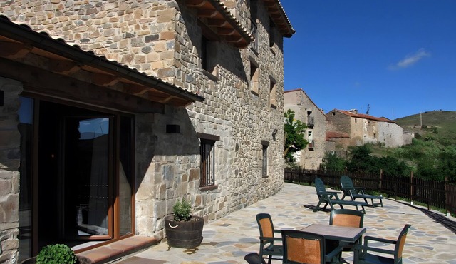 Spacious Country House 'El Ventorro' with Mountain Views in Bretún