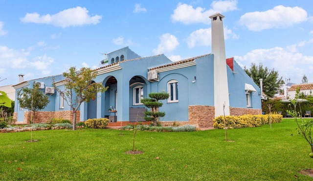 Spend an unforgettable vacation in this quaint and cozy cottage with pool.
