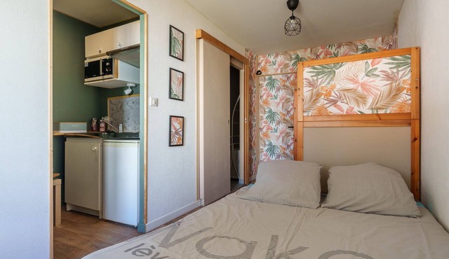 Studio Apartment 'Castelnau Médoc' with Wi-Fi in Castelnau-de-Médoc
