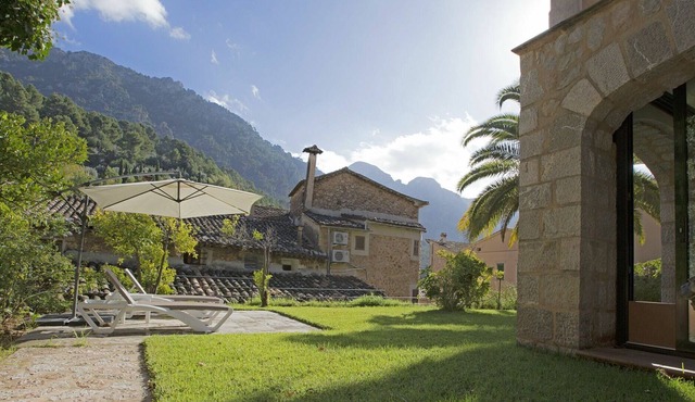 Stunning private villa with private pool, A/C, WIFI, TV, patio, panoramic view and parking