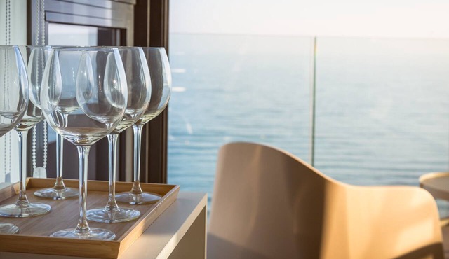 Stunning sea view hot tube posh BLUE SKY APARTMENT
