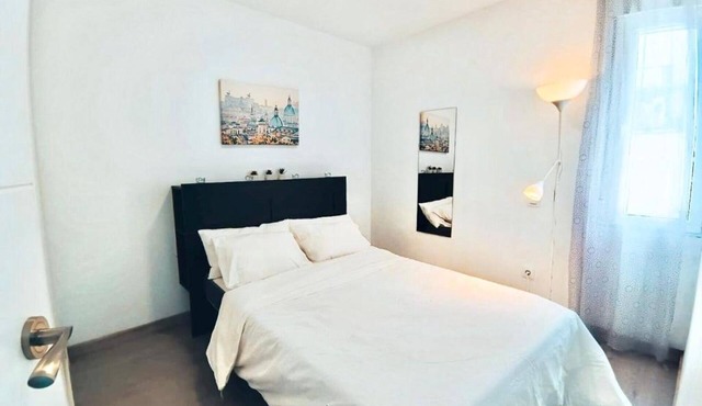 Subway Avenida de America 07 (1 bedroom apartment)