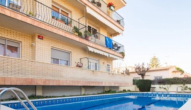 Sunny apartment close to the beach with Pool, Garden, Terrace, Balcony, A/C & Wi-Fi