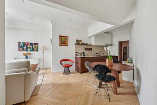 Superb studio with terrasse & 24-7 security in the heart of Paris! in Paris