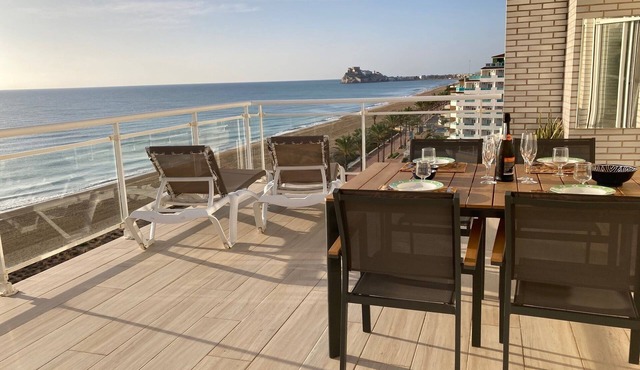 SUPERB TERRACE OVERLOOKING THE SEA, SWIMMING POOL, PEDESTRIAN AREA AND PRIVATE PARKING LOT