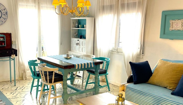 Sweet Dreams. Luminous with balcony, centrally located, ideal for couples and families (2-4 pax).