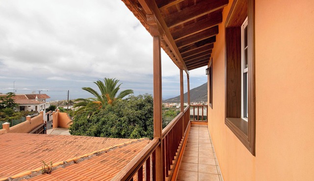 'Tegueste Entre Viñedos' with Mountain View, Private Terrace and Wi-Fi