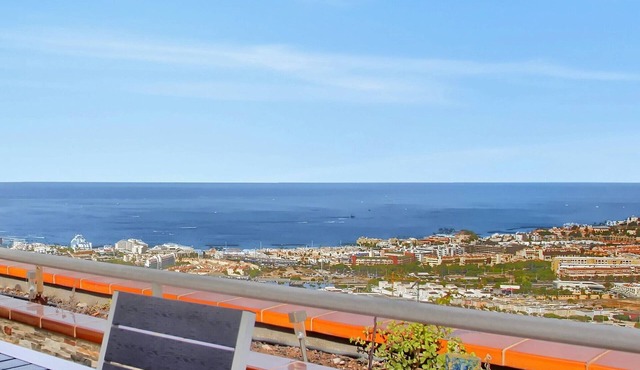 The Penthouse, Fabulous Sunset, Heated Pool, Fiber
