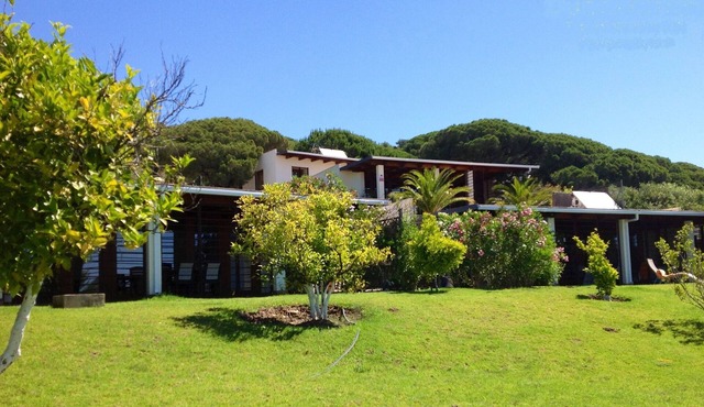 Three design houses with large pool and beautiful views at 10 min. from Vejer