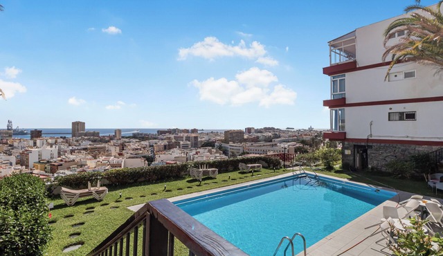 Urban Elegance View Suite Pool