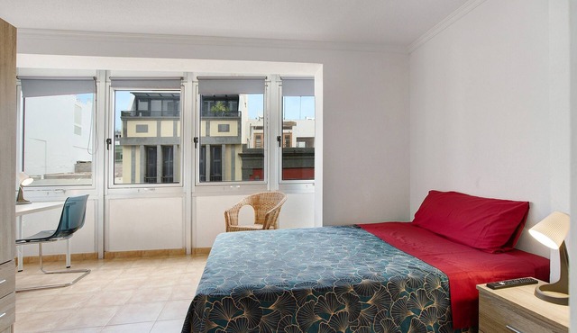 Vacation Home "Massimo Tipo 2" with Mountain View, Terrace & Wi-Fi in Las Palmas de Gran Canaria