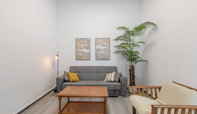 Vacation Home 'La Ventana A La Catedral' with Sea View and Wi-Fi