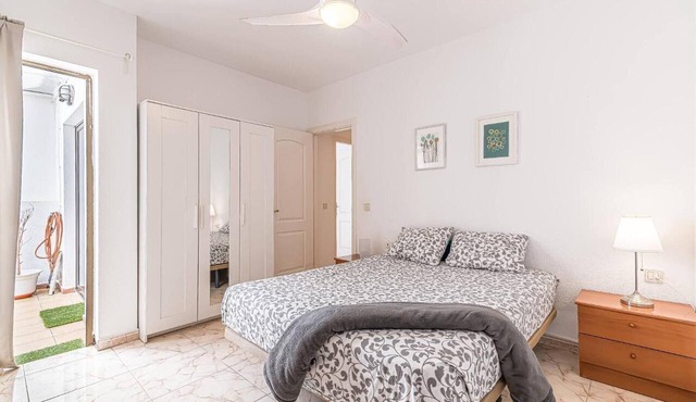 Vacation Apartment 'Alquilaencanarias El Médano Playa El Cabezo' with Wi-Fi