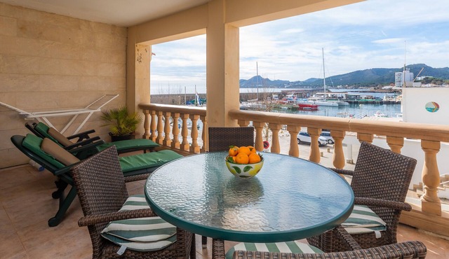 Vacation Apartment "Maritim" with Sea & Mountain Views, Wi-Fi, and Terrace