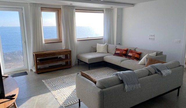 Vacation Apartment 'The Cliff View B' with Sea View, Private Terrace and Wi-Fi